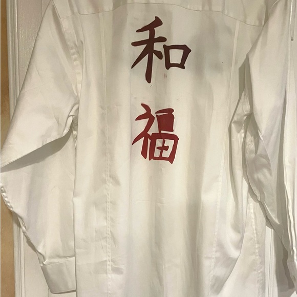 Stand Out in Style with this exclusive Calvin Klein White Dress Shirt - Picture 3 of 4